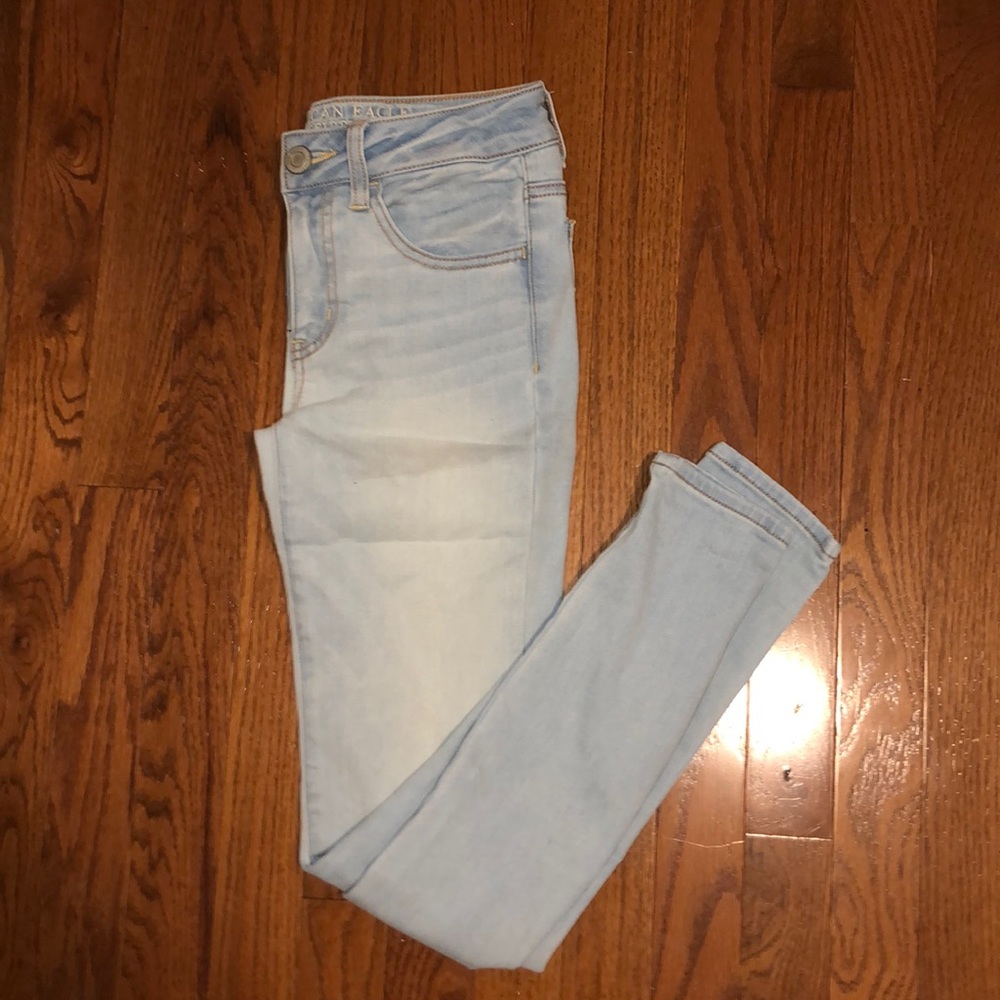 American Eagle Light Wash Jeans